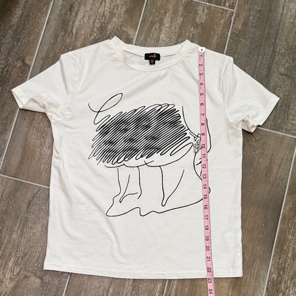 Ontwelfth Chic White Graphic Tee - Picture 7 of 9